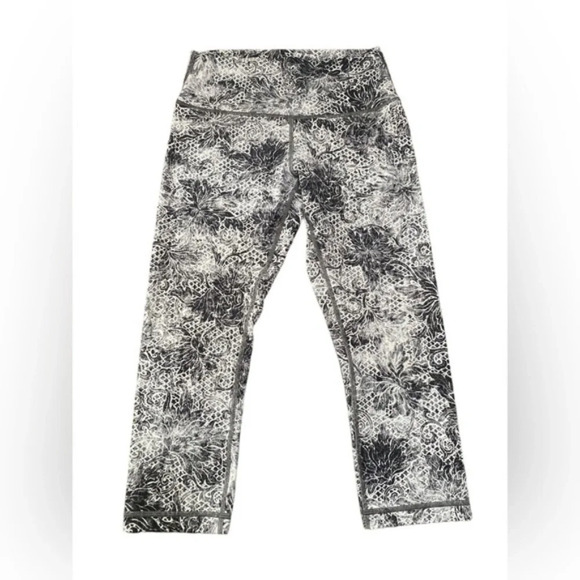 LULULEMON | Wunder Under Crop (High-Rise) *Full-On Luxtreme 21" - Picture 7 of 9